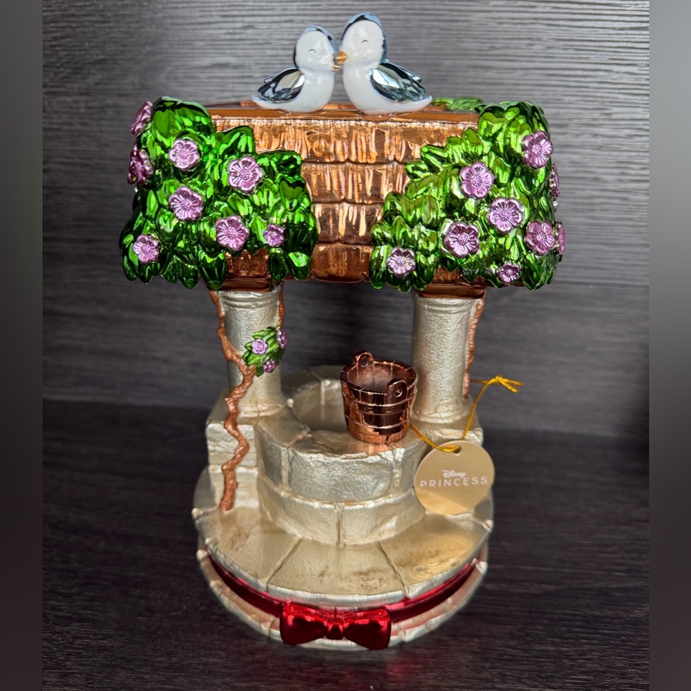 Snow White Pedestal Disney Princess Decorative Wishing Well Candle Holder